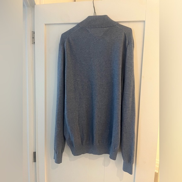 New Tommy Hilfiger long sleeve sweater - Picture 2 of 4